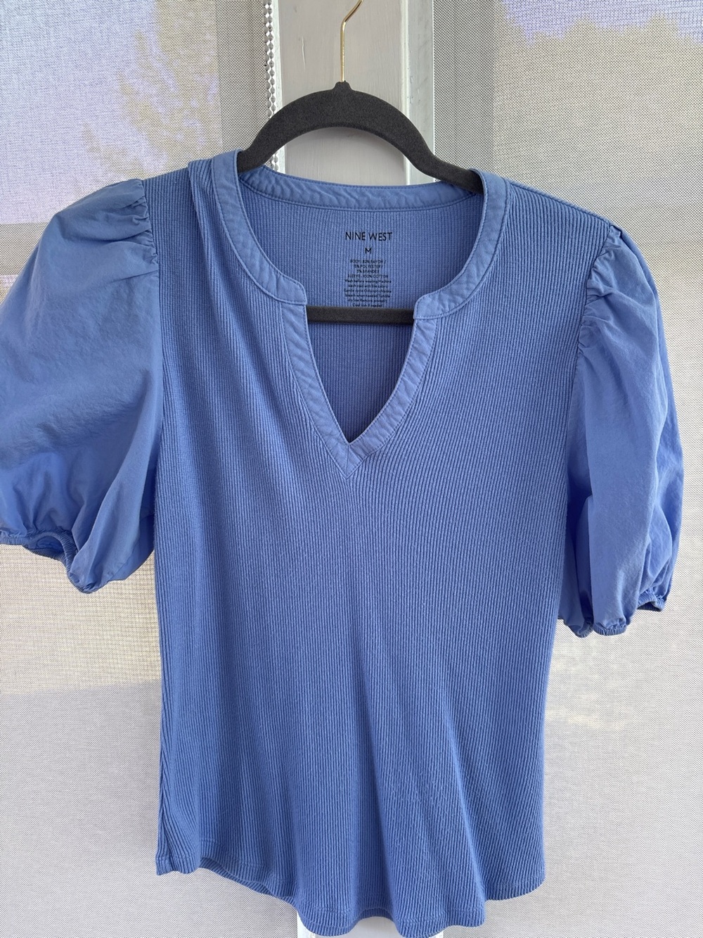 Nine West Periwinkle V-Notch Puff Sleeve Ribbed Top